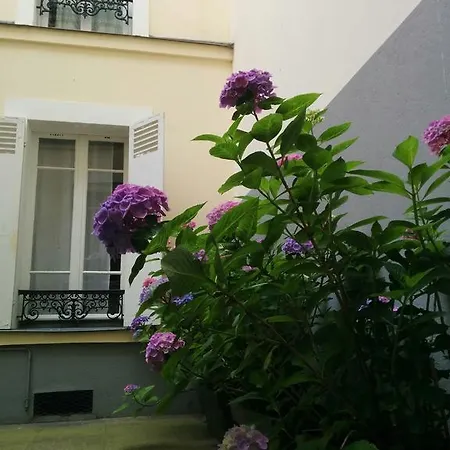 Bed & Breakfast La Cour Du 5ème - D'hôtes Parigi
