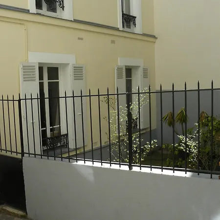 Bed & Breakfast La Cour Du 5ème - D'hôtes Parigi