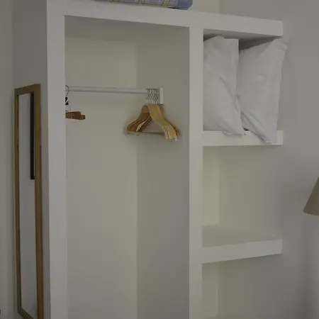La Cour Du 5ème - D'hôtes Bed & Breakfast Parigi