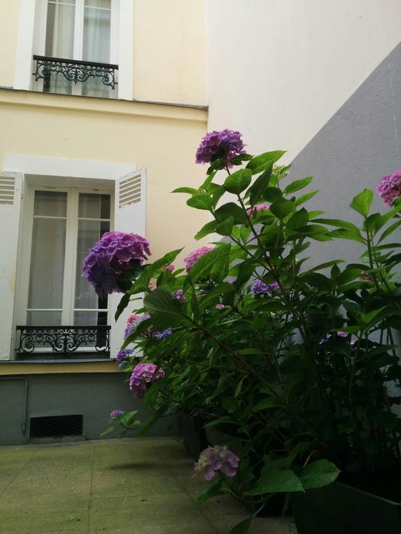 Bed & Breakfast La Cour Du 5eme - D'hotes Paris
