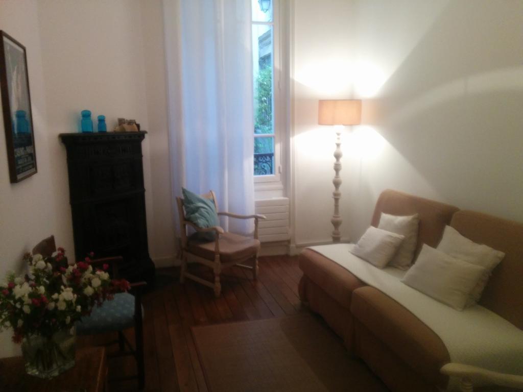 Bed & Breakfast La Cour Du 5eme - D'hotes Paris