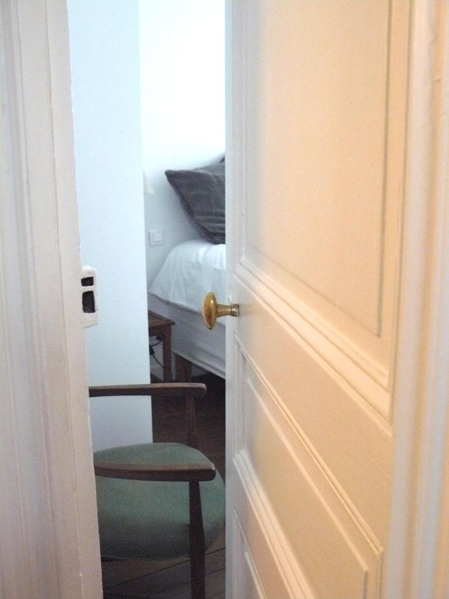 Bed & Breakfast La Cour Du 5eme - D'hotes Paris